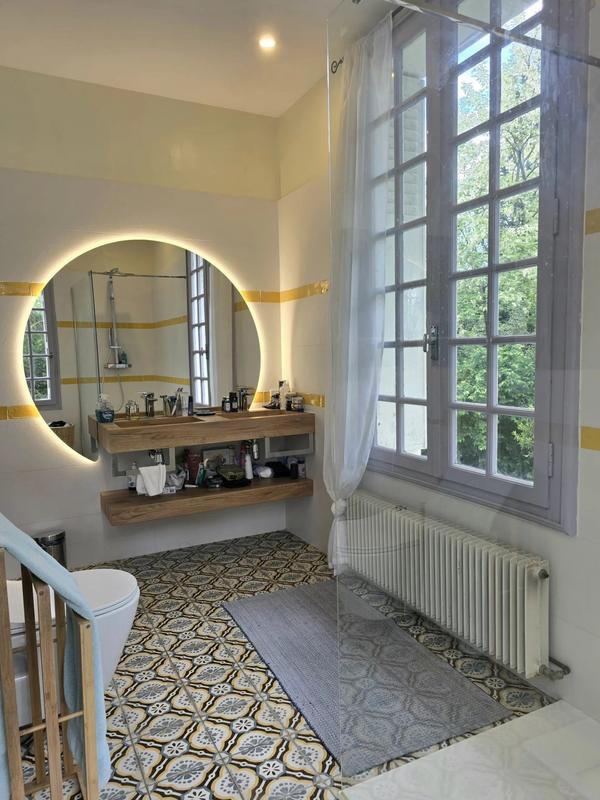 Maison - 290 m² - 9 pièces