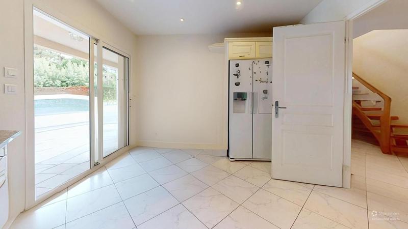 Villa - 181 m² - 7 pièces