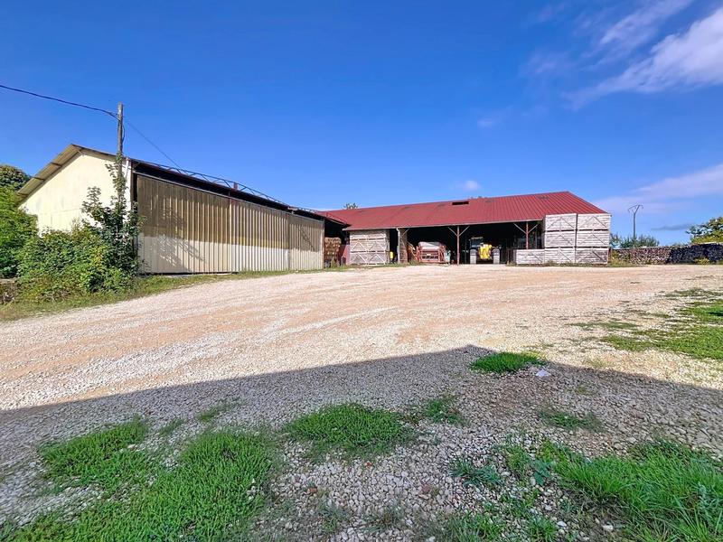 Maison - 216 m² - 8 pièces