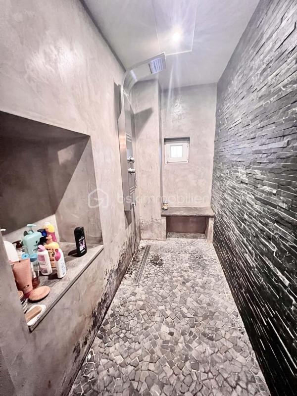 Demeure - 157 m² - 5 pièces