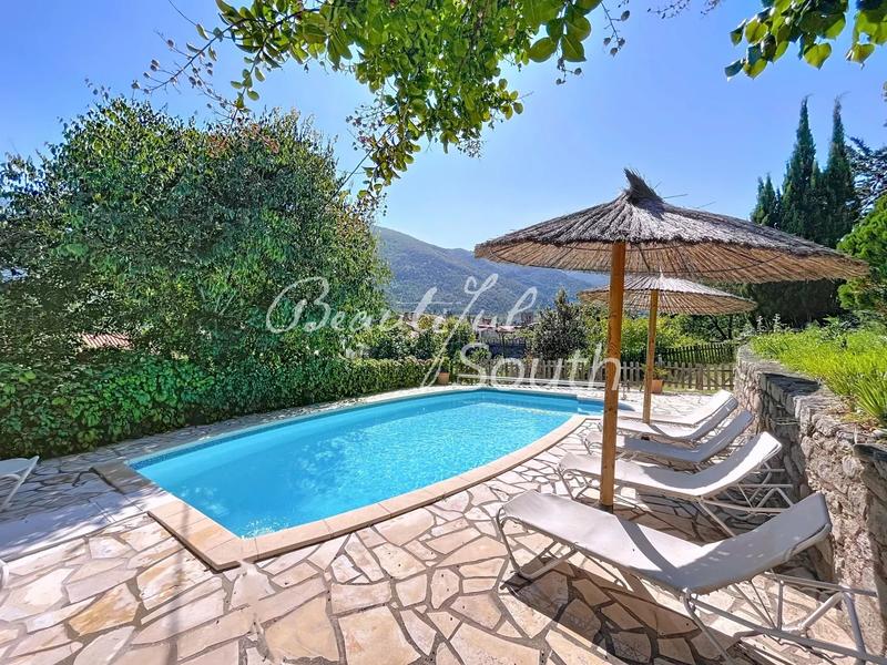 Maison - 200 m² - 9 pièces