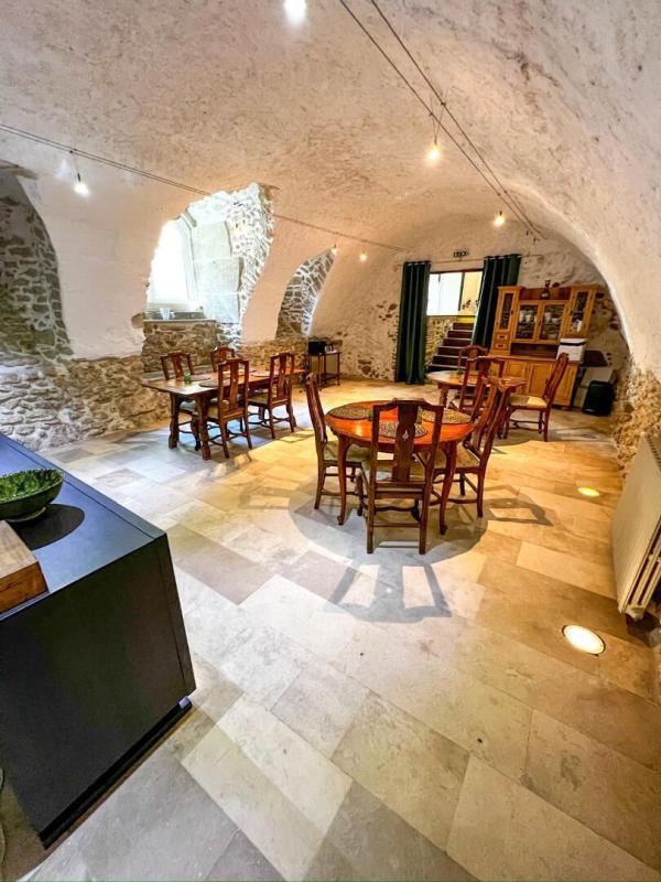 Maison - 399 m² - 11 pièces