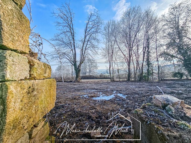 Terrain constructible - 1 895 m²