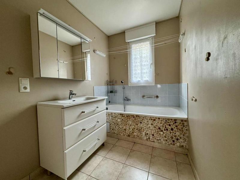 Maison - 80 m² - 4 pièces