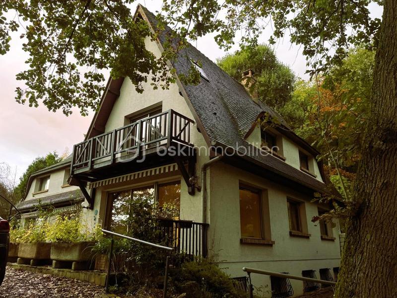 Demeure - 375 m² - 9 pièces