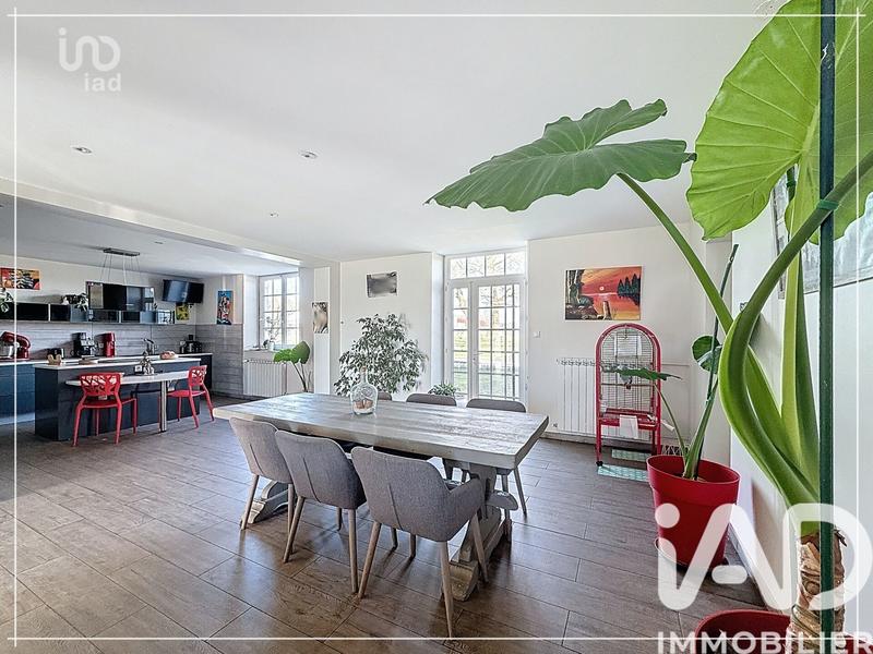 Maison - 224 m² - 10 pièces
