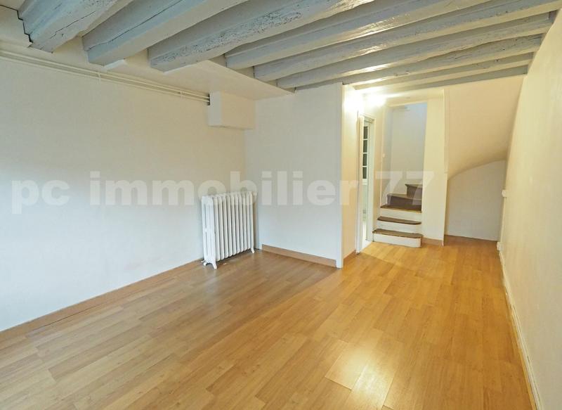 Appartement - 96 m² - 6 pièces