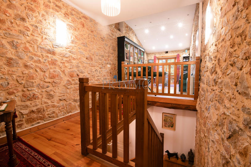 Maison - 201 m² - 5 pièces