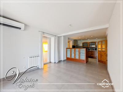 Maison - 184 m² - 9 pièces