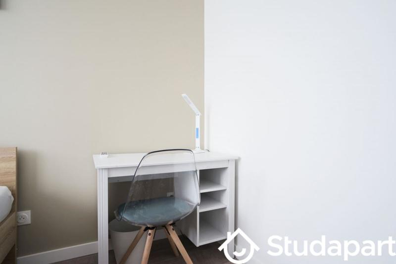 Chambre - 11 m² - 1 pièce