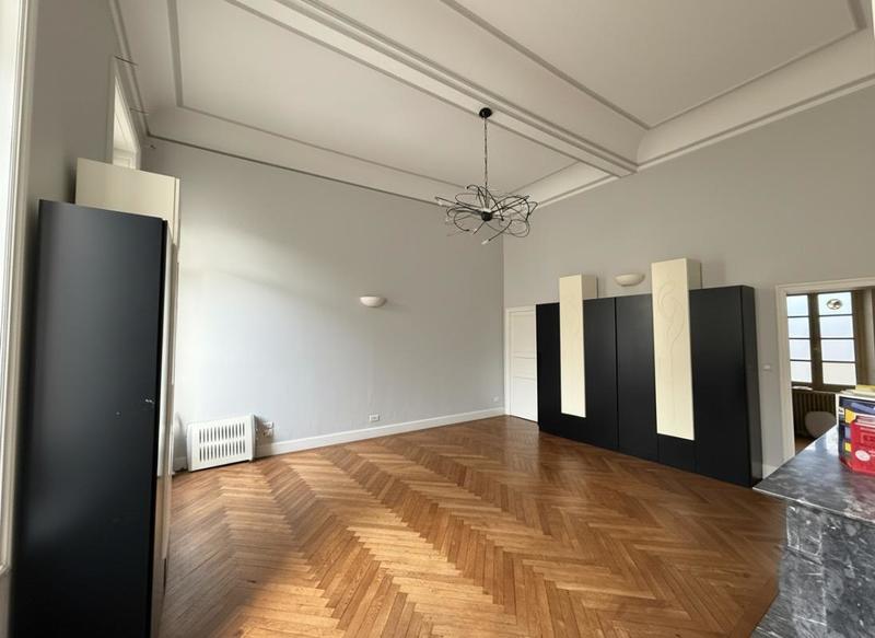 Appartement bourgeois - 280 m² - 4 pièces