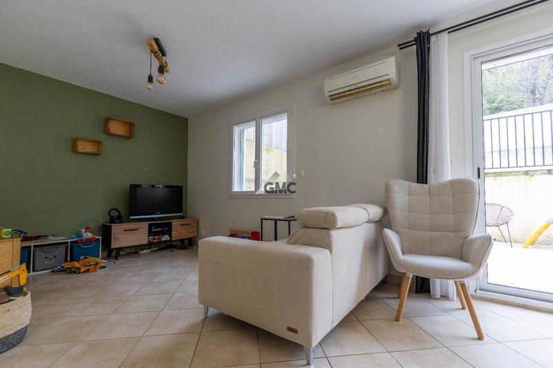 Villa - 100 m² - 5 pièces