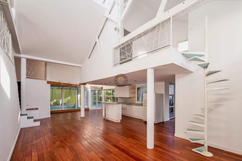 Maison - 244 m² - 7 pièces