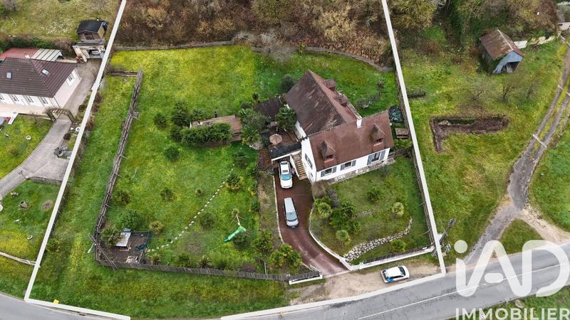 Maison - 202 m² - 7 pièces