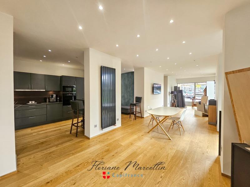 Local commercial - 160 m² - 5 pièces