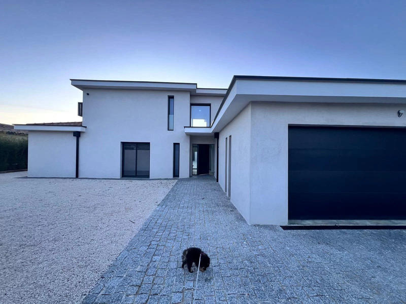 Villa - 214 m² - 5 pièces