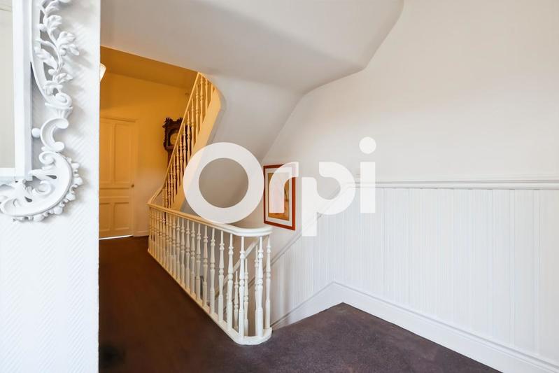 Maison de ville - 255 m² - 7 pièces