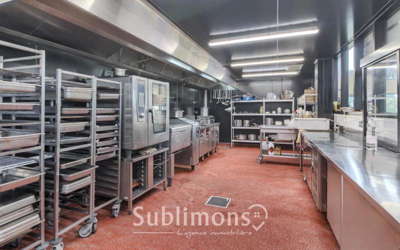 Local d'activité / Entrepôt - 640 m²