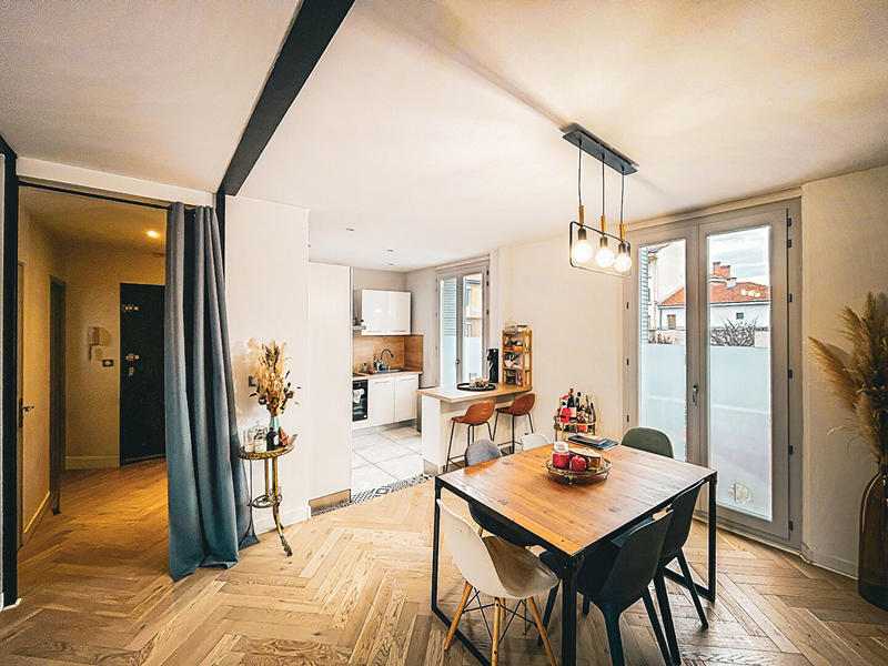 Appartement - 84 m² - 4 pièces