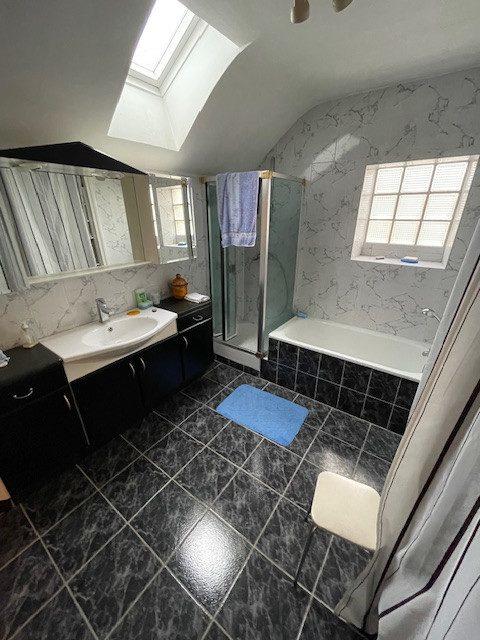 Maison traditionnelle - 143 m² - 8 pièces