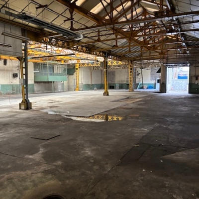 Local d'activité / Entrepôt - 1 800 m²