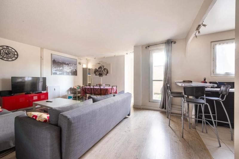 Appartement - 99 m² - 5 pièces