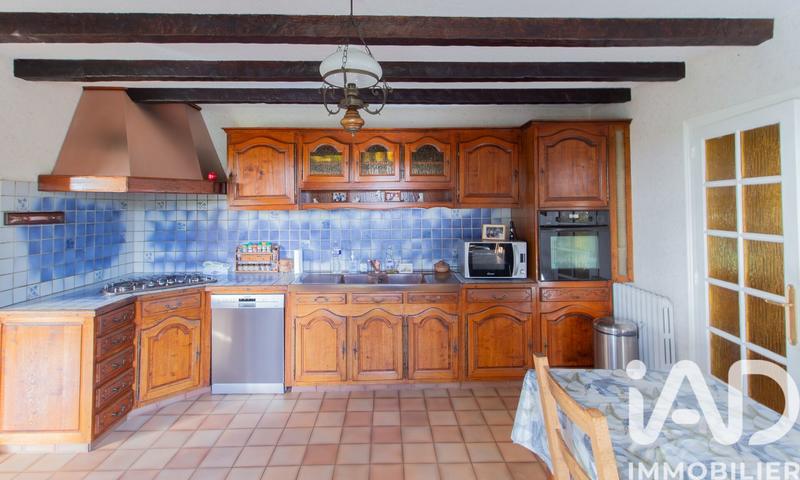 Maison - 208 m² - 9 pièces