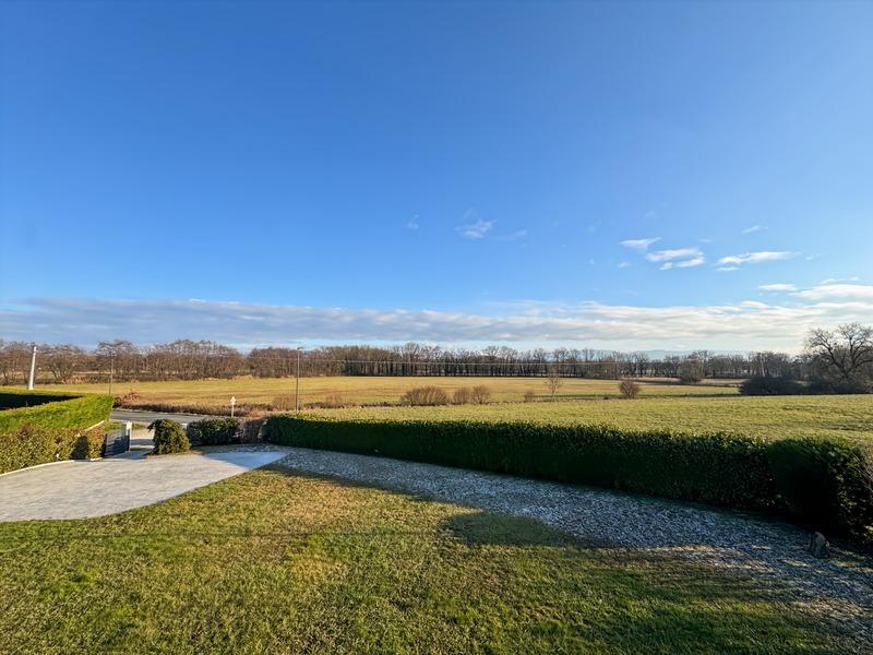 Maison - 230 m² - 7 pièces