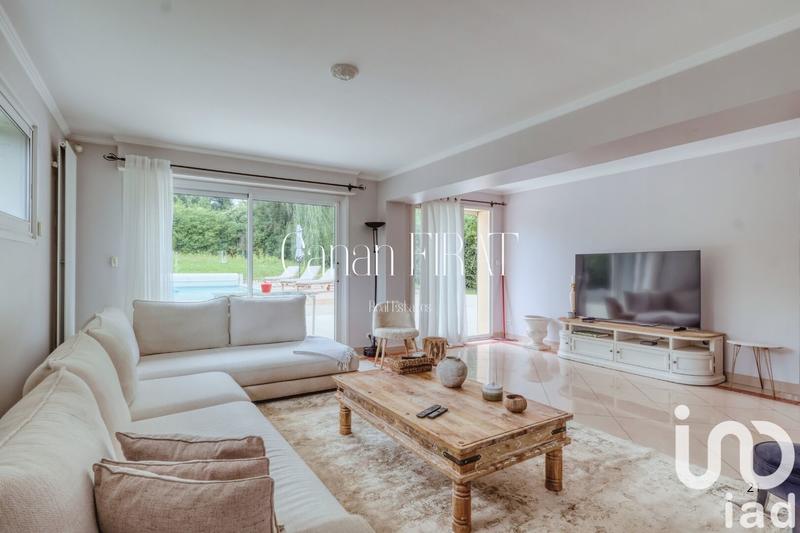 Maison - 195 m² - 7 pièces