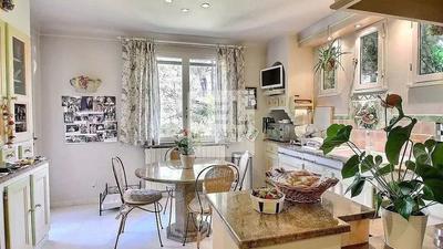 Propriété - 193 m² - 5 pièces