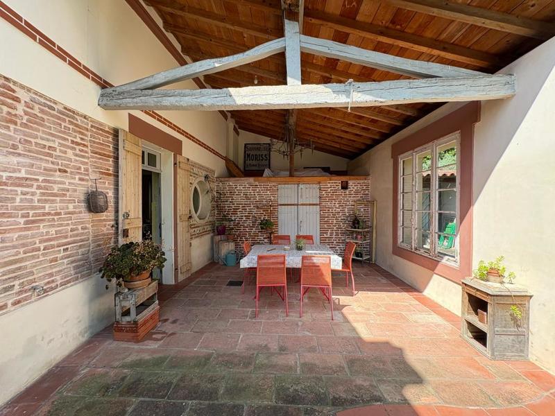 Maison - 252 m² - 7 pièces