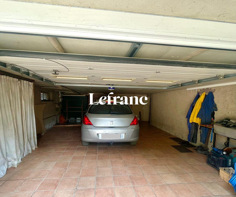 Maison - 217 m² - 10 pièces