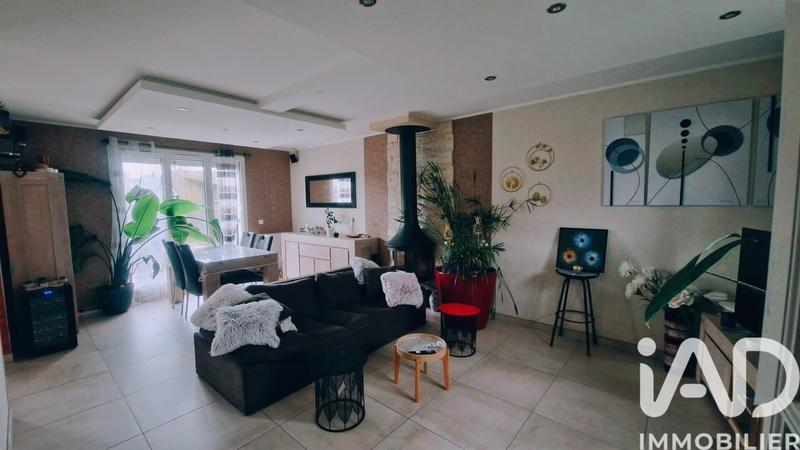 Maison - 99 m² - 5 pièces