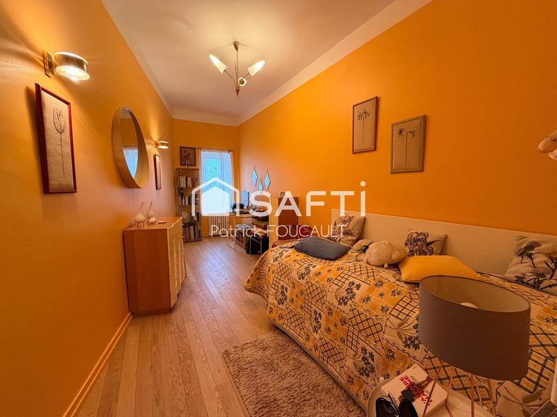 Appartement - 166 m² - 6 pièces