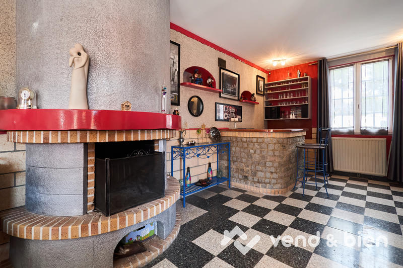 Maison - 229 m² - 7 pièces