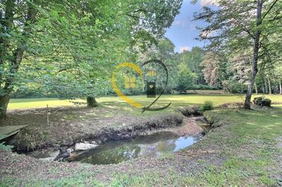 Maison - 246 m² - 9 pièces