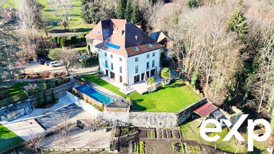 Maison - 600 m² - 10 pièces