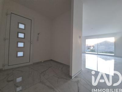 Maison - 99 m² - 4 pièces