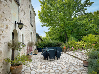 Demeure - 450 m² - 10 pièces