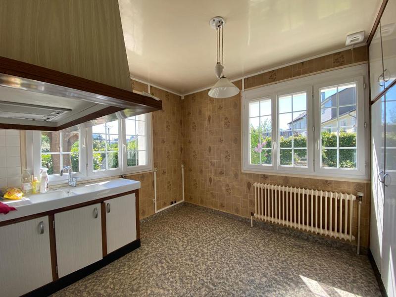 Maison - 182 m² - 10 pièces