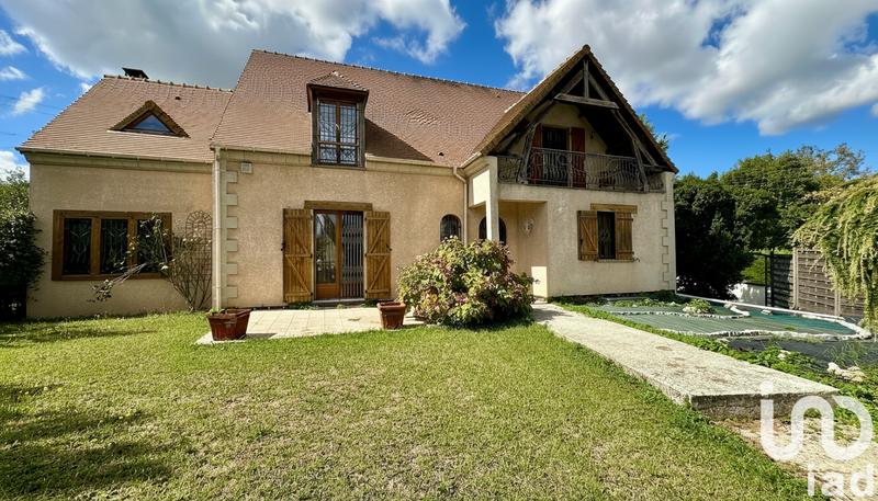 Maison - 220 m² - 8 pièces