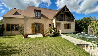 Maison - 220 m² - 8 pièces