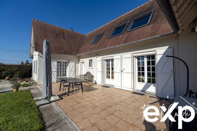 Maison - 225 m² - 8 pièces