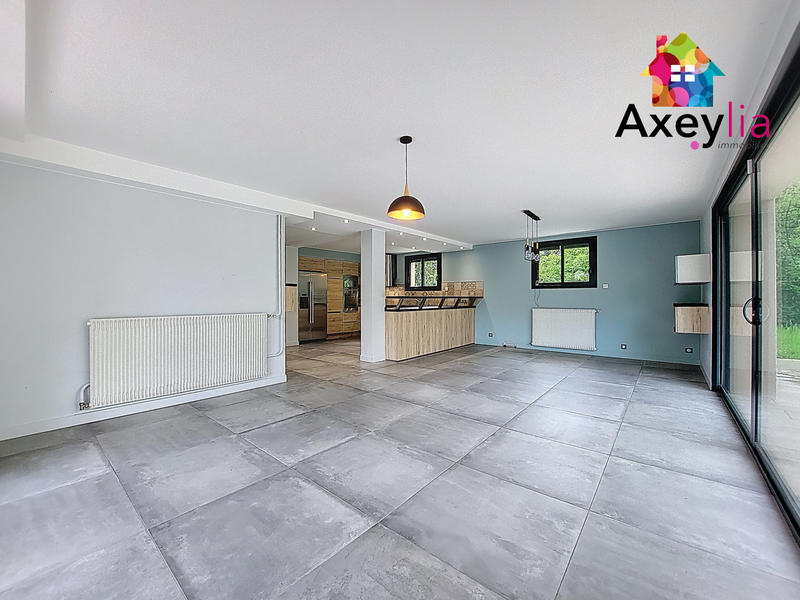 Maison - 240 m² - 10 pièces