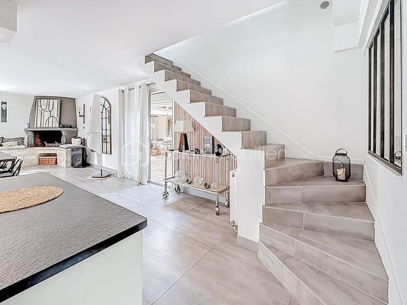 Maison en pierre - 260 m² - 6 pièces