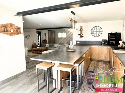 Maison - 194 m² - 6 pièces