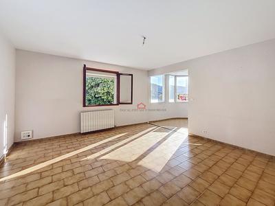Appartement - 81 m² - 3 pièces