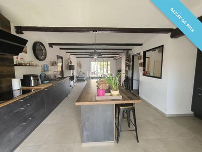 Propriété - 260 m² - 9 pièces