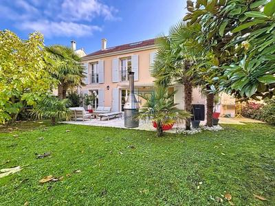 Maison - 167 m² - 7 pièces