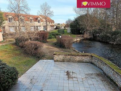 Maison - 725 m² - 28 pièces